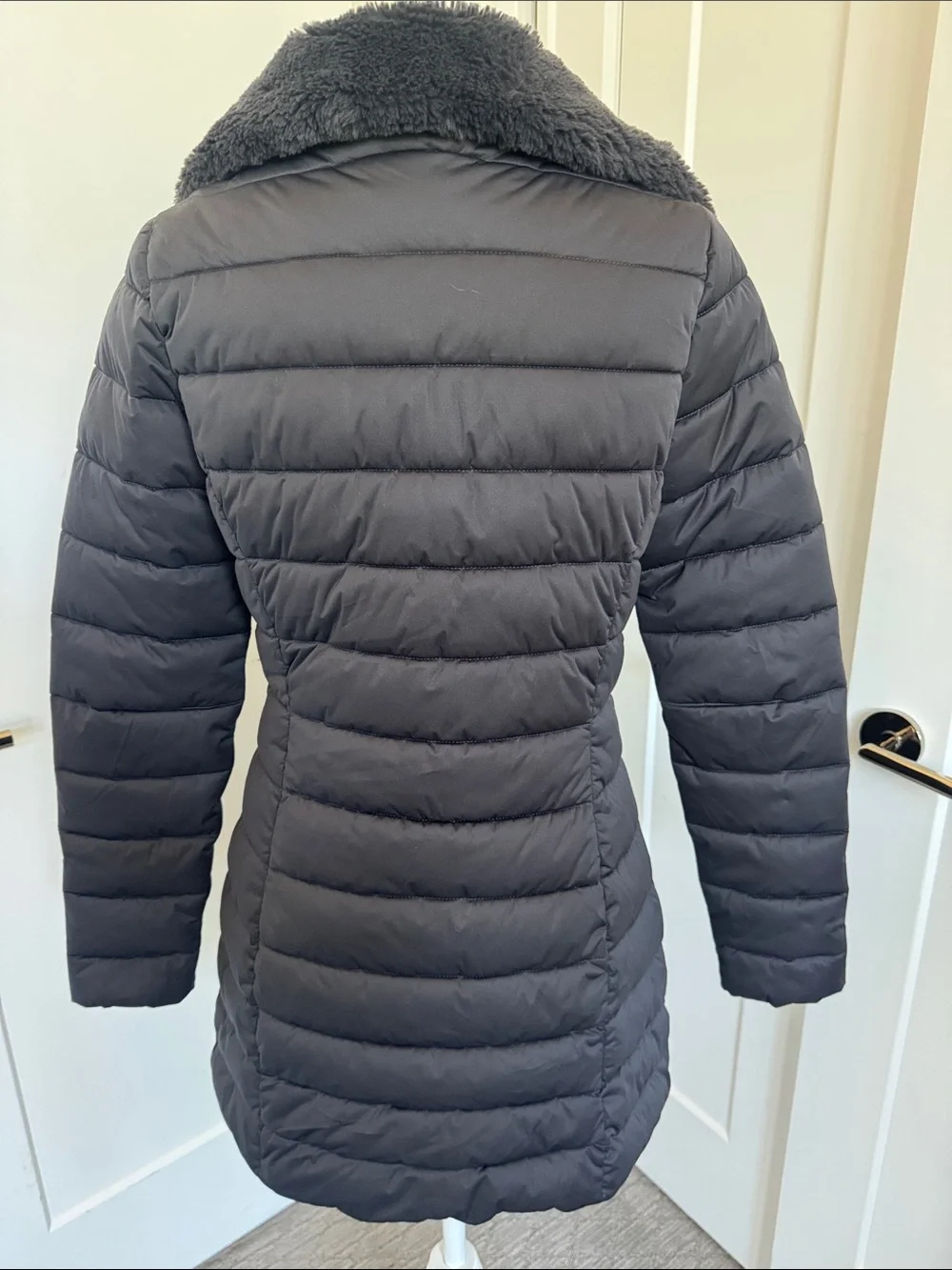 SAVE THE DUCK Women's Dark Gray Quilted Puffer Coat with Faux Fur Collar